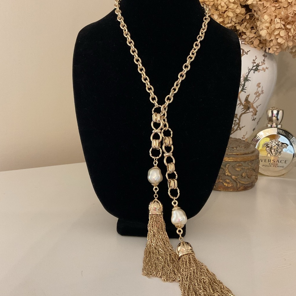 #136 NWOT Chicos Goldtone & Pearl Double Tassel Necklace